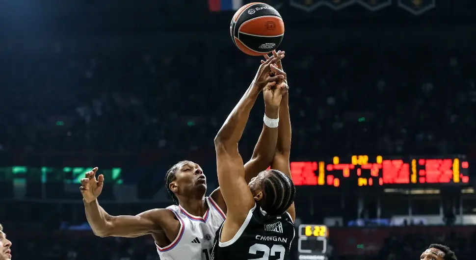 Откривено због чега Паркер није играо против Барсе