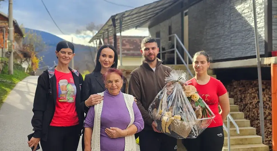 Горица Додик у посјети породици Савић