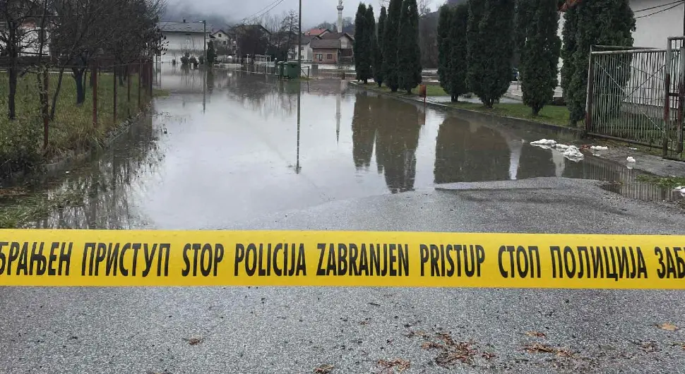 Излиле се Јошавка и Плива, угрожено више домаћинстава