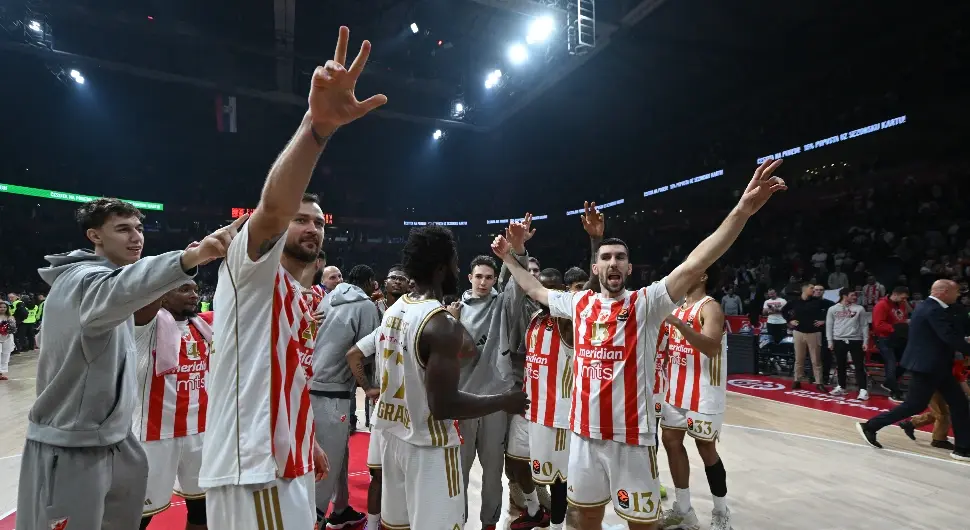 Звезда без милости у "братском дербију": Олимпијакос пао у Арени