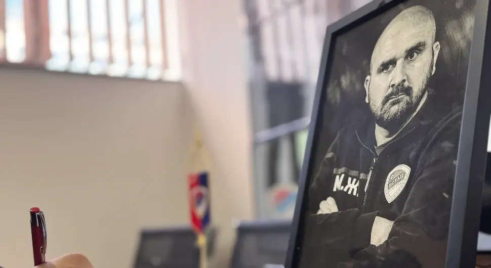 Борац повлачи број 8 у знак сјећања на Младена Жижовића