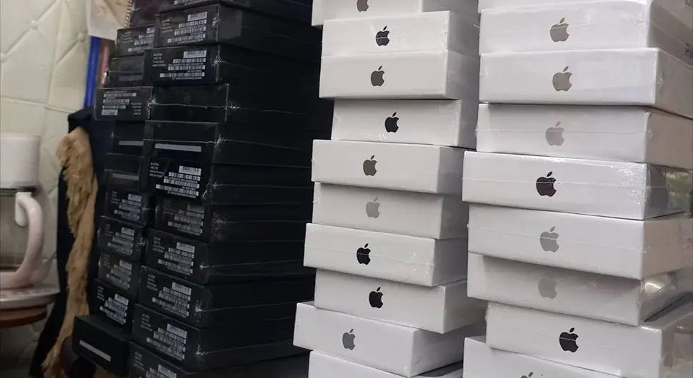 Заплијењени телефони