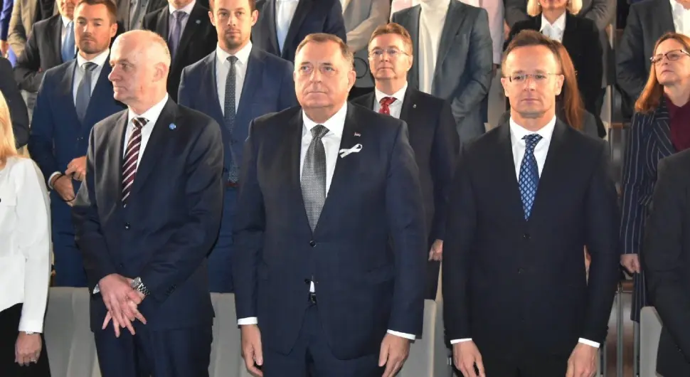 Универзитет у Бањалуци почаствован: Сарадња Мађарске и Српске све боља