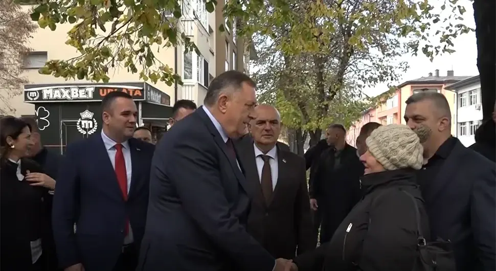 Додик са супругом погинулог борца