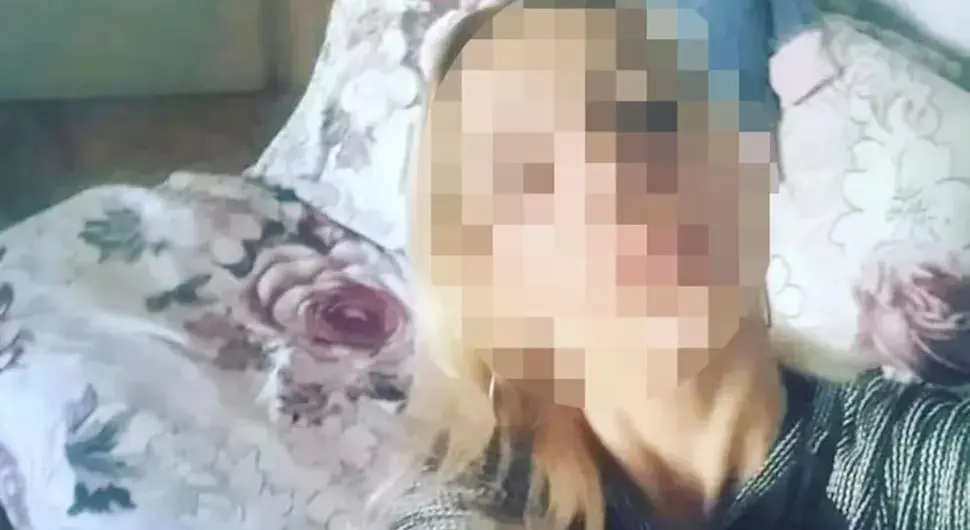 Мајка која је тукла дијете у аутобусу