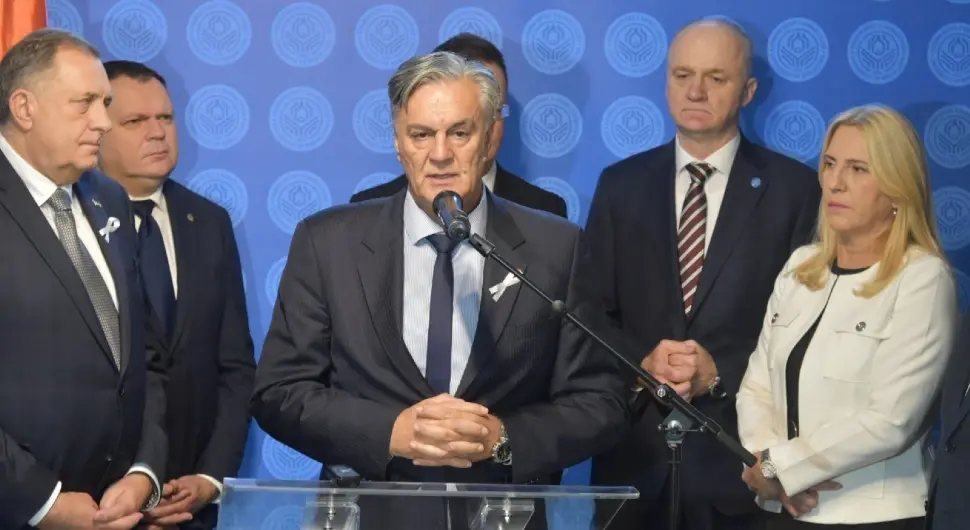 Синиша Каран