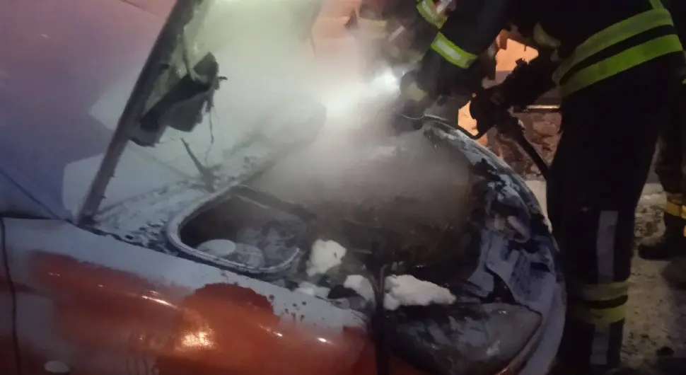 У Бањалуци горио аутомобил