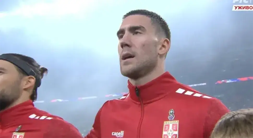 Орлови носили посебан знак на почетку меча против Енглеске на Вемблију