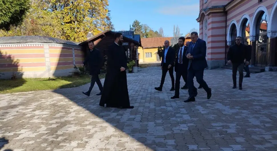 Додик се састао са митрополитом Јефремом