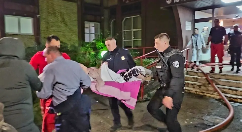 Огласио се Дом пензионера: Пожар избио на седмом спрату