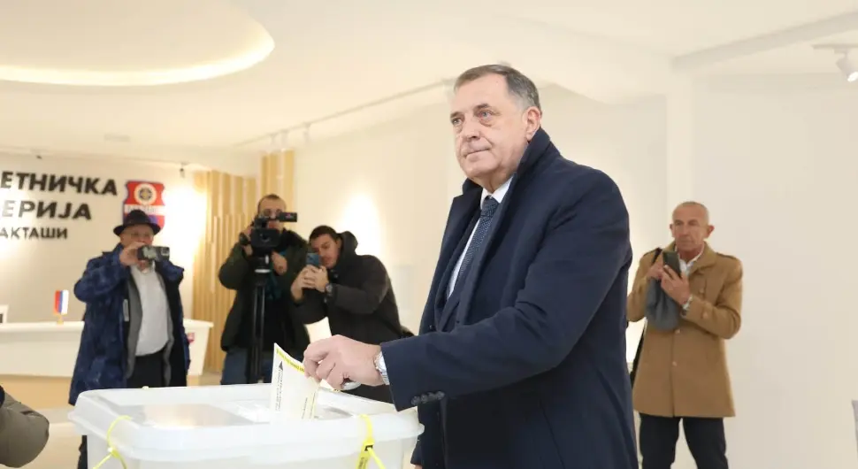 Додик у Лакташима обавио своју грађанску дужност