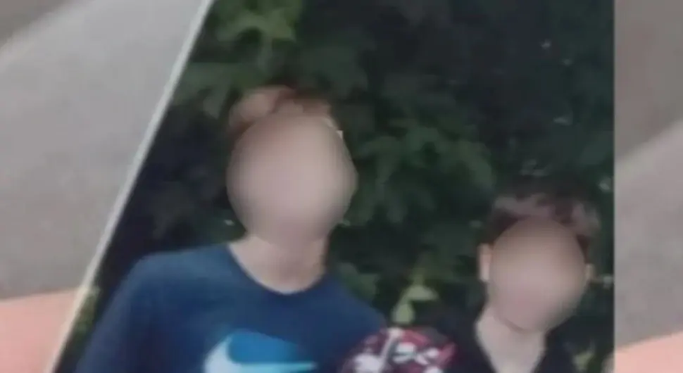 Дјечак убица са другом