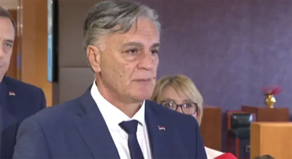 Синиша Каран