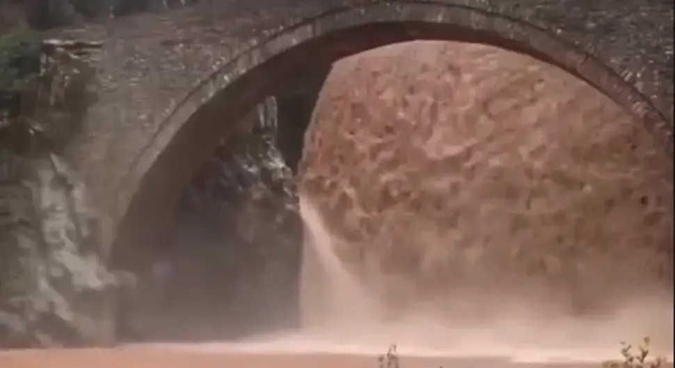 Поплаве, Грчка