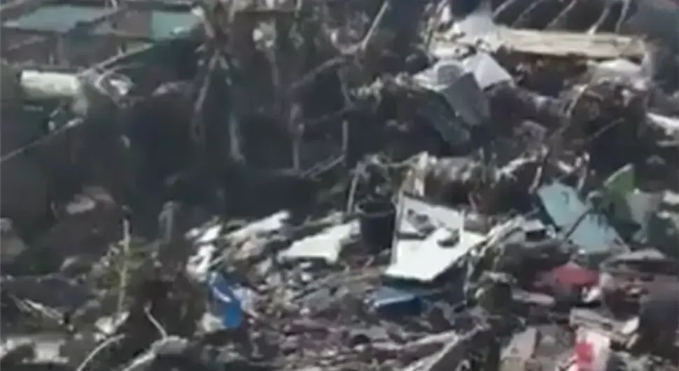 Вода је прогутала куће и улице, најмање 114 мртвих у поплавама на Филипинима