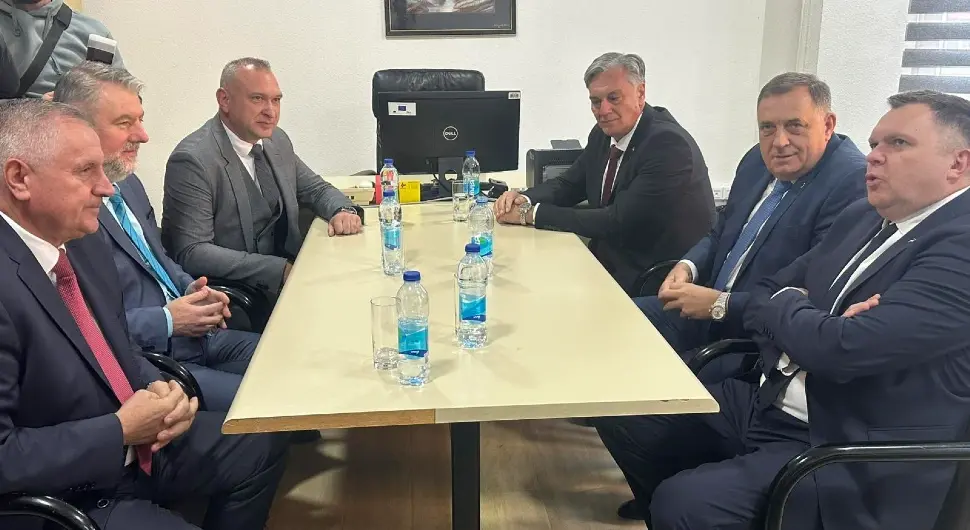 Додик, Каран и Будимир посјетили зграду Полицијске станице у изградњи у Милићима