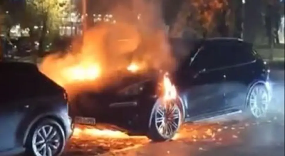 У Тузли горио Порше