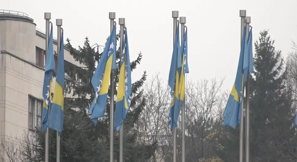 БиХ живи неуставним животом