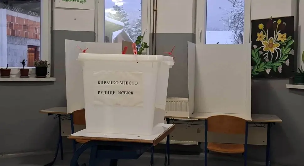 Отворена бирачка мјеста у Српској: Почело гласање