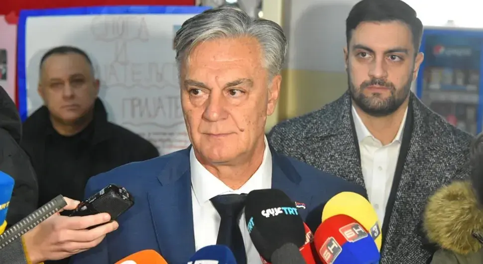 Синиша Каран