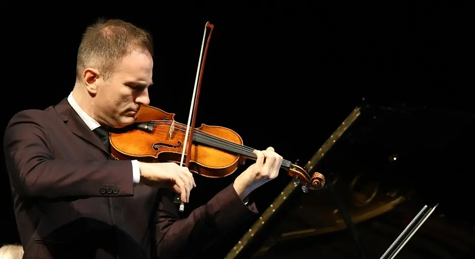 Концерт у Бањалуци: Славни Стефан Миленковић свирао за Албину Смајловић Томић