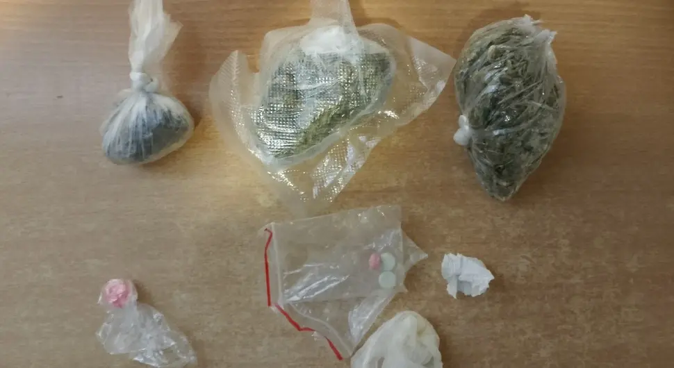 Акција Фабиа: Пронађена дрога, приведено више особа