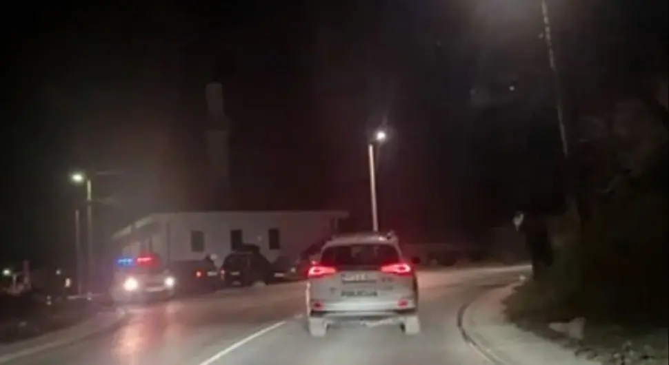 Детаљи пуцњаве у Сарајеву: Нападач оштетио Ауди Q3