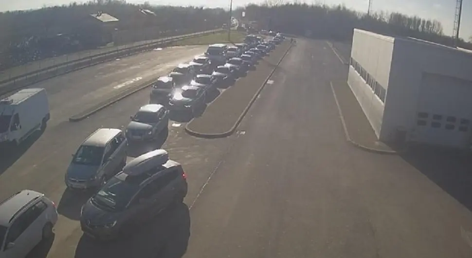 Дуге колоне возила на ГП Градишка и Градина у оба смјера