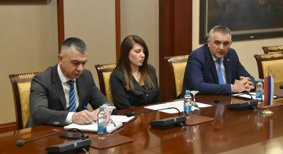 Минић се састао са представницима Удружења пензионера