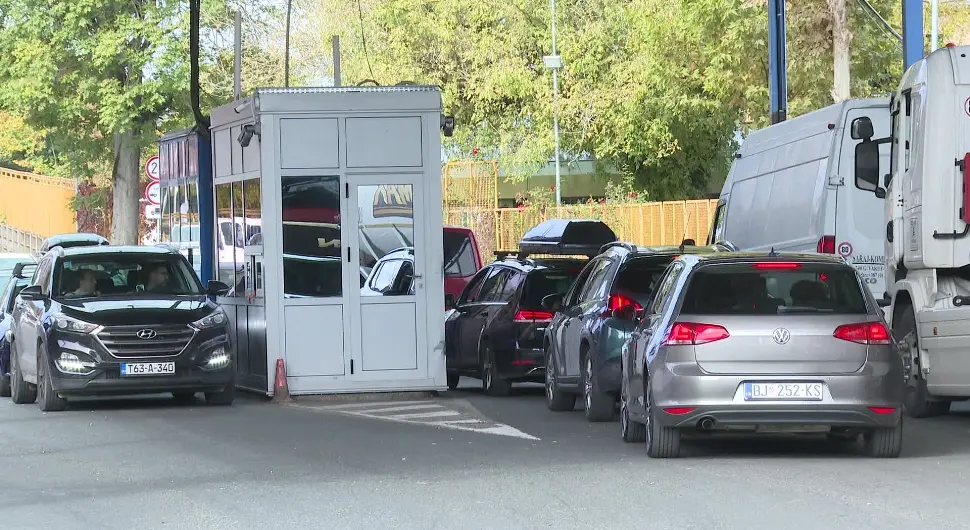 Извоз расте, али дефицит остаје исти