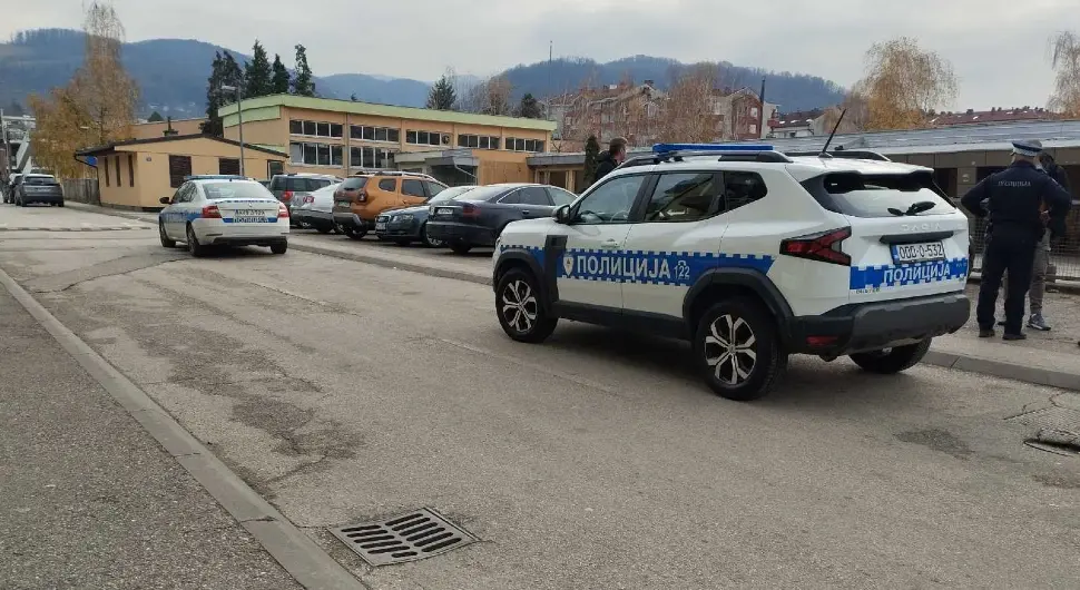 Идентификован ученик који је лажно пријавио бомбу у школи