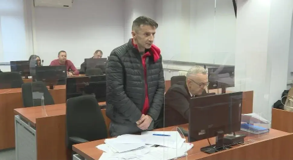 Елвир Чустовић