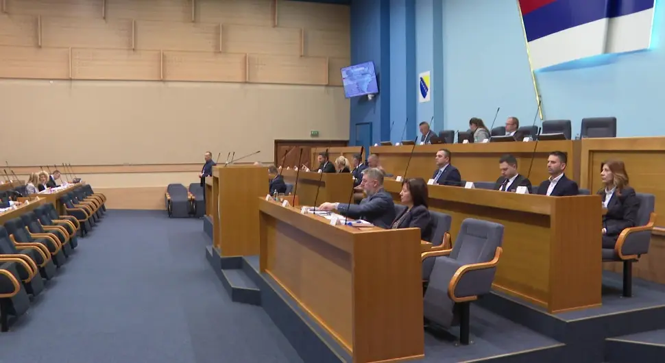 Жене на маргини политичке моћи