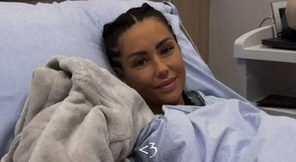 Александра Бурсаћ, пјевачица