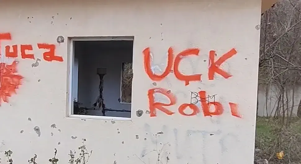 Осванули графити тзв. ОВК на магистралном путу Приштина-Рашка