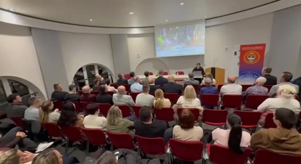 Тридесет година послије: Између мира, суверенитета и европских интеграција