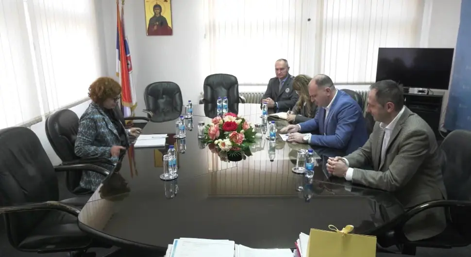 Сенка Јујић-састанак