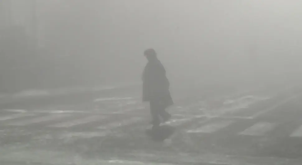 Језиви призори у Гацку: Грађани удишу сумпор