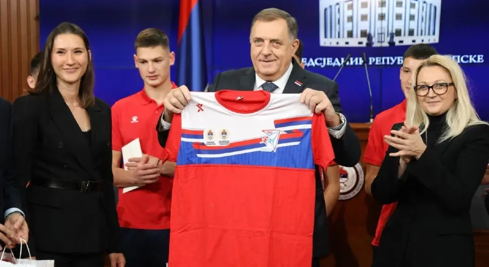 Додик: Млада репрезентација Српске у футсалу уписала се у историју спорта
