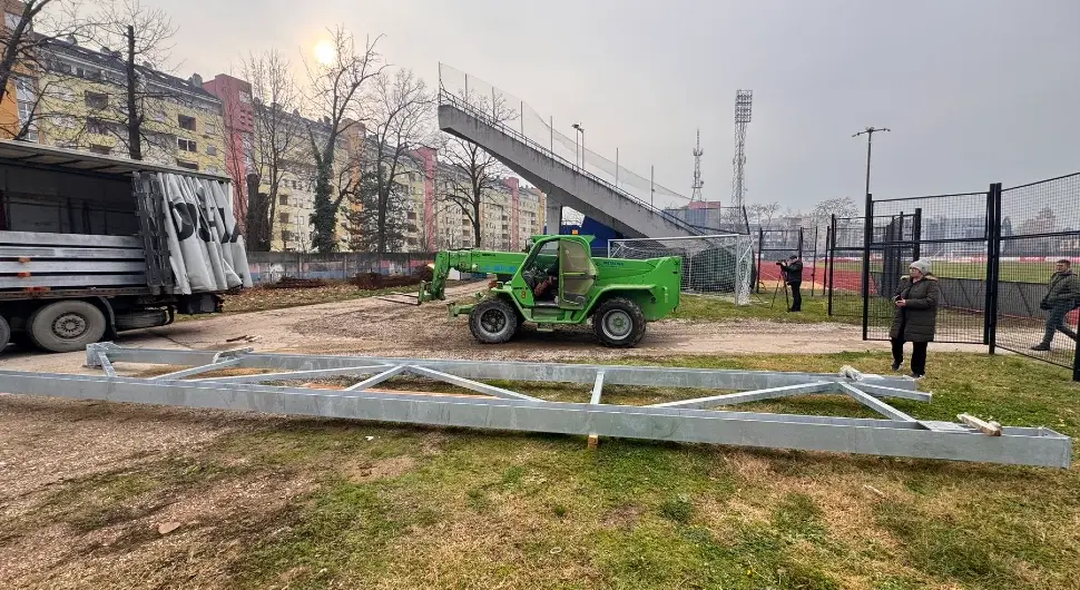 Радови на Градском стадиону: Стигао кров за исток, али не и сагласност Града Бањалука