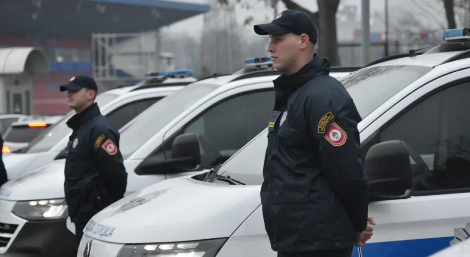 Донација вриједна 1,3 милиона КМ: Судска полиција добила 13 нових возила