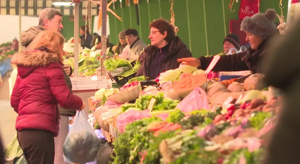 Папрене цијене уочи предстојећих празника