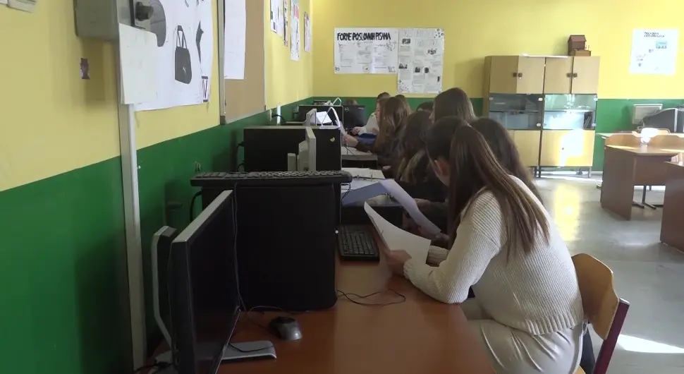 Теслићки ђаци брину о свом предузећу