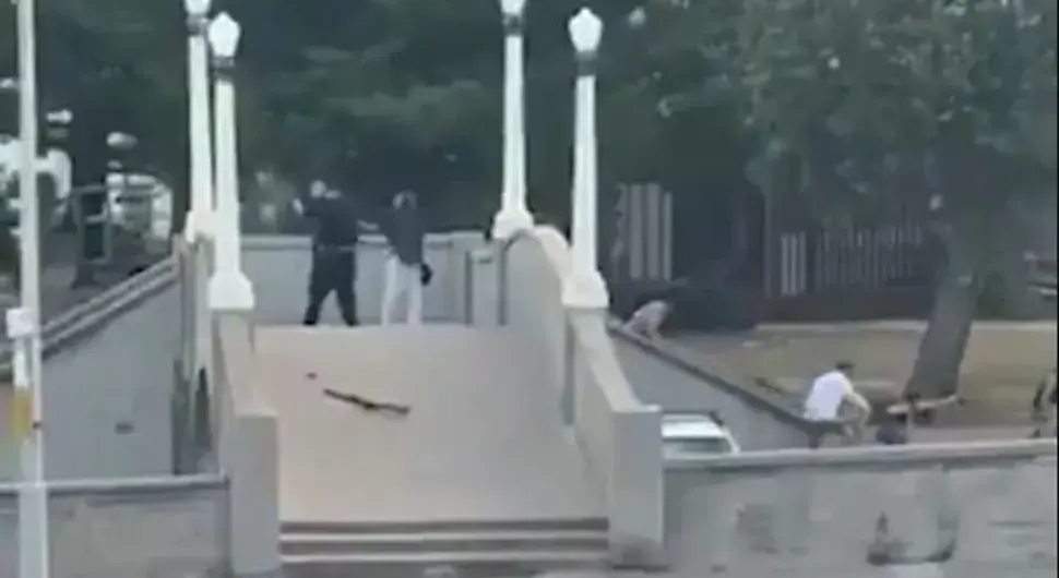 Jош један херој у Сиднеју: Оставио трудну жену и кренуо ка нападачу, полиција га грешком упуцала