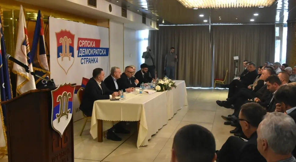 Скупштина СДС-а: Присутни Вукановић и Тривић, без Станивуковића и Миличевића