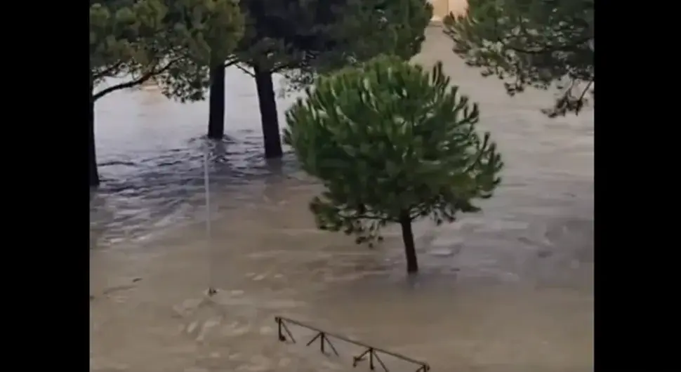 Поплаве у Франуској, највеће у посљедњих 30 година