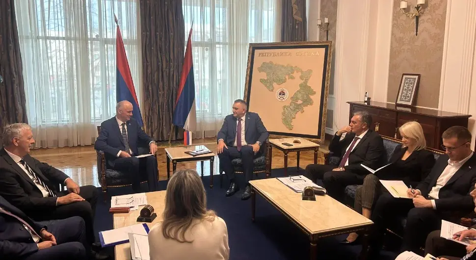 Минић са представницима универзитета у Бањалуци и Источном Сарајеву