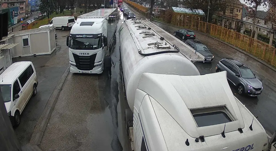 Појачан саобраћај на четири прелаза са Хрватском