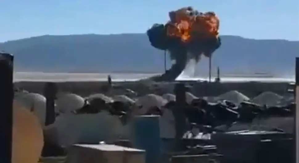 Срушио се амерички борбени авион: Снимљен тренутак пада