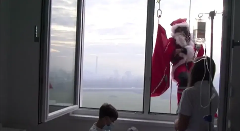 Уручени пакетићи малишанима у добојској болници